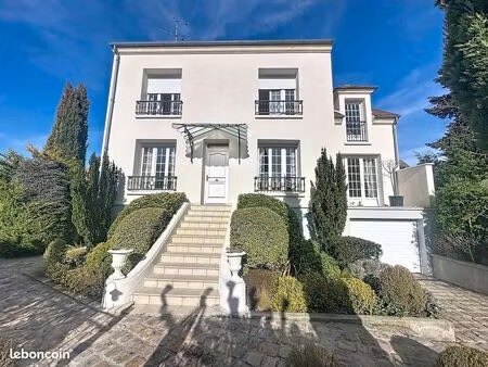 pavillon 6 pièces 172 m²