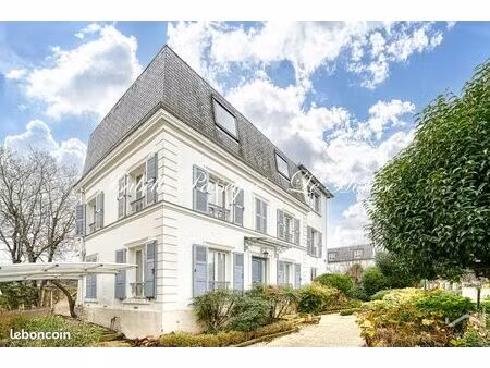 maison 9 pièces 180 m²