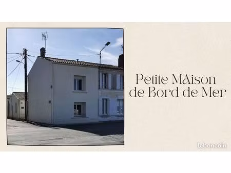 ? maison à vendre – port-des-barques – vue front de mer