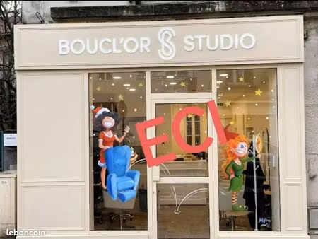 fonds de commerce coiffure 120 m²