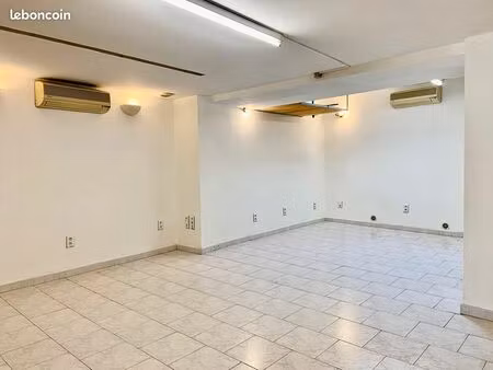 bureaux 63 m² trets