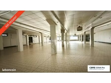 local commercial 880 m²