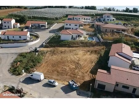 terrain libre de constructeur 953m2