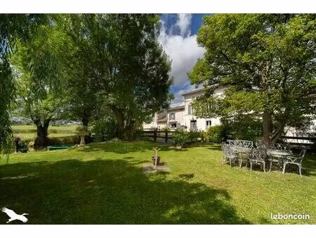 maison 8 pièces 227 m²