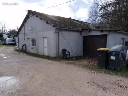 local 745 m² neuvy-sur-barangeon