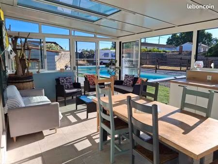 charentaise  dépendances et près