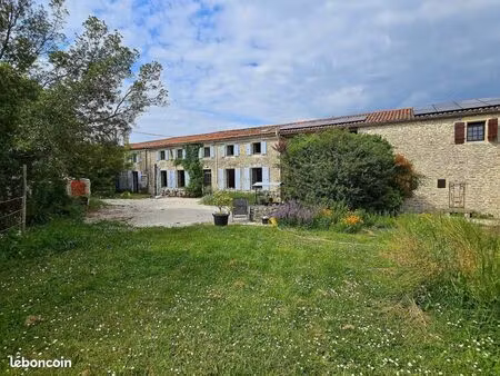 longère 8 pièces 241 m²