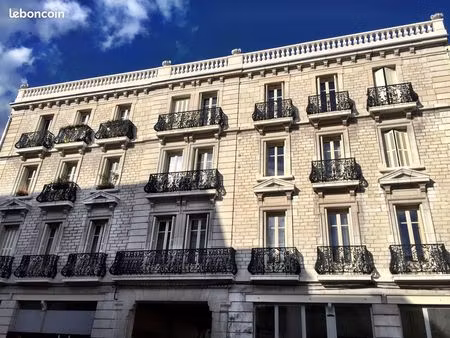 local commercial proximité darcy