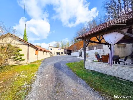 immeuble 12 pièces 283 m²