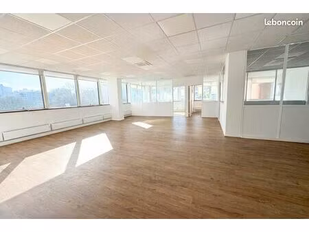 bureaux climatisés de 135m² au pied du métro