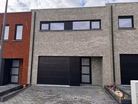 maison 3 chambres dans un cadre verdoyant