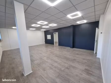 bureau 72 m² en zfu