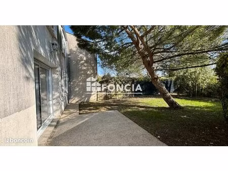 au calme  bourg tous commerces et services