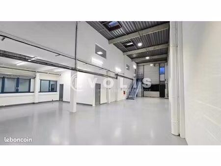 local d'activité 639 m²