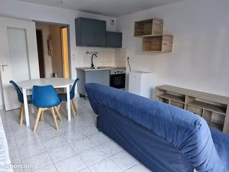 location studio meublé