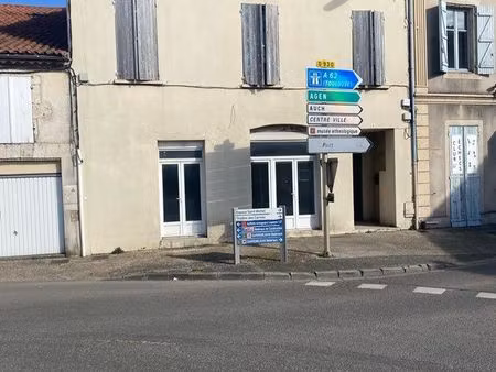 local 80m2 capitainerie hôtel continental