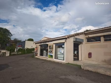 batiment boulangerie – pâtisserie situé sur un axe très passant (environ 17 000
