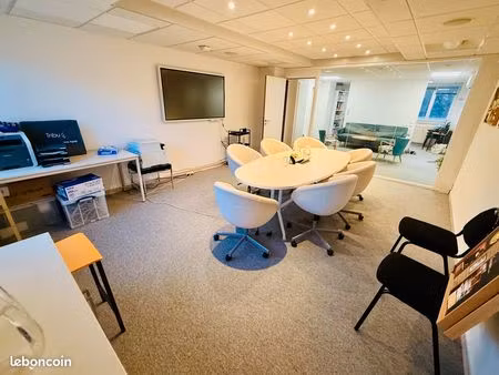 a louer bureaux 89 m² – emplacement idéal – centre de nîmes