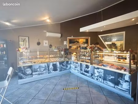 point de vente boulangerie-terminal de cuisson – pâtisserie situé sur un axe très passant 