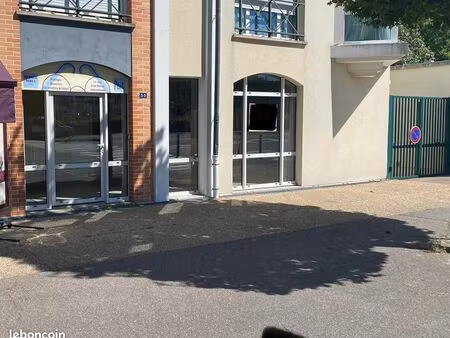 murs local commercial en face de la gare sncf evreux