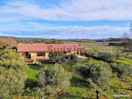 villa 6 pièces 150 m²