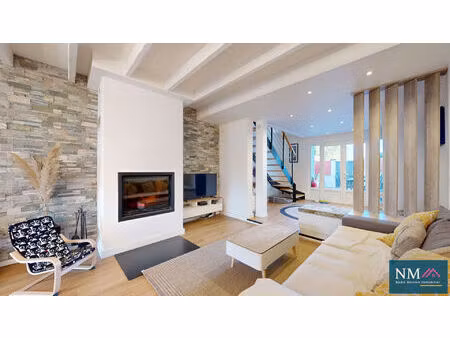 urcuit - triplex avec terrasse intimiste