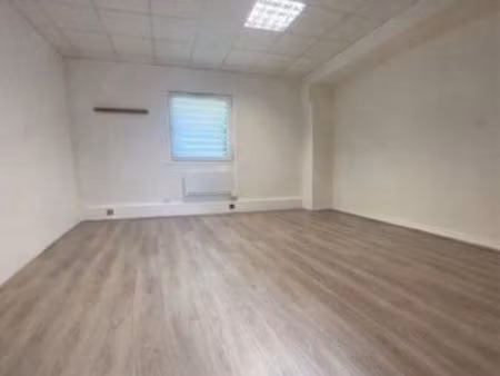 local commercial 18m² - disponible immédiatement