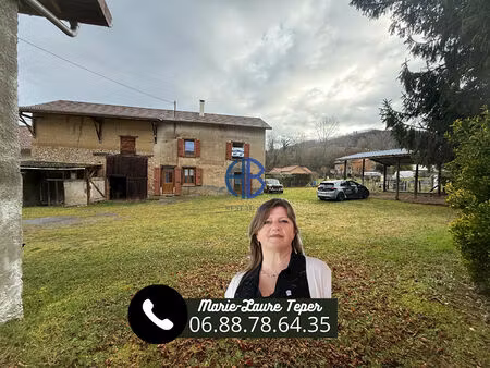 ferme sur 900 m2 de terrain