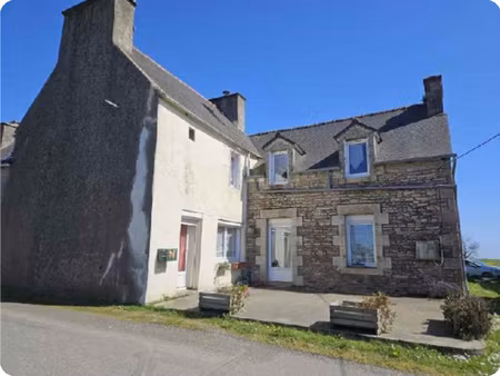 maison avec hangar 100m2  idéal artisan  en campagne