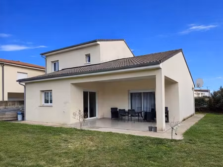 maison familiale lumineuse  commerces à pied  garage  calme