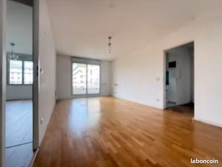 urgent appartement 3 pieces 66m2