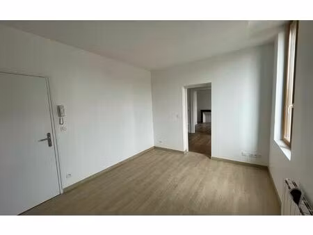 location appartement  m² t-2 à bar-le-duc  460 €