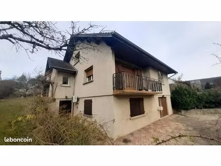 maison 7 pièces 176 m²