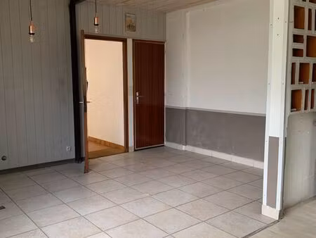 local professionnel jas de bouffan