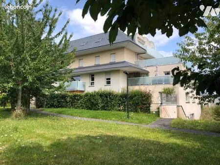 appartement 66 m² corps nuds