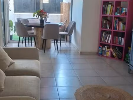 location t3 centre ville de petite ile