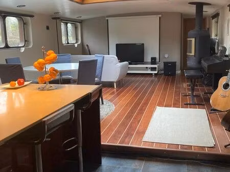 péniche habitable excellent état