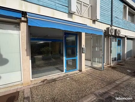 local commercial 43 m²