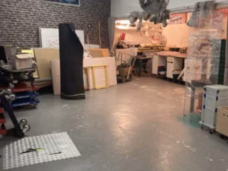 local commercial courbevoie 157 m2