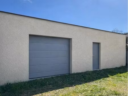 local commercial 250m2