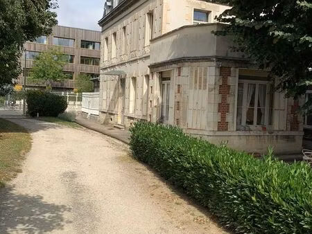 stationnement extérieur parc pasteur - résidence sécurisée