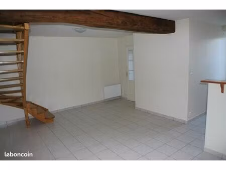 a louer  maison de village 75 m²