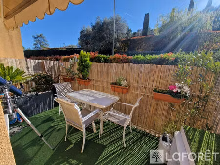 appartement 3 pièce(s) 55 m2  terrasse  parking et piscine