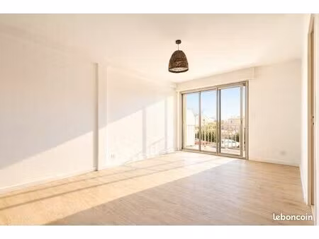 t2 palavas 2° ligne rénové entièrement avec garage