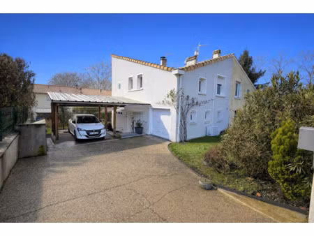 maison 108 m2 avec jardin  terrasse et carport
