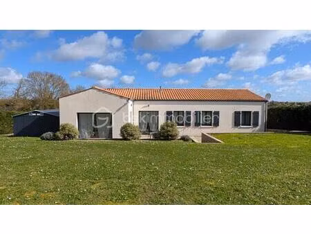grande maison moderne et lumineuse - 3 chambres + 1 bureau + cellier / terrain de 1231m²
