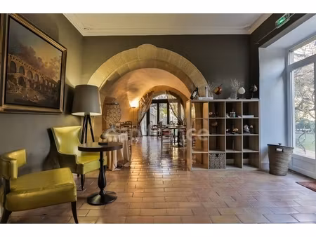 exceptionnelle demeure de caractère du xviiᵉ siècle entre uzès et le pont du gard