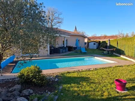 maison individuelle 121 m² avec piscine