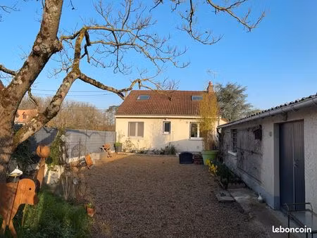 maison 3 chambres + garage 70 m² – terrain 530 m² – commerces à pied – chécy