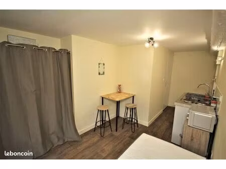 studio meublé 340 tout inclus: internet  eau  électricité  chauffage. centre ville